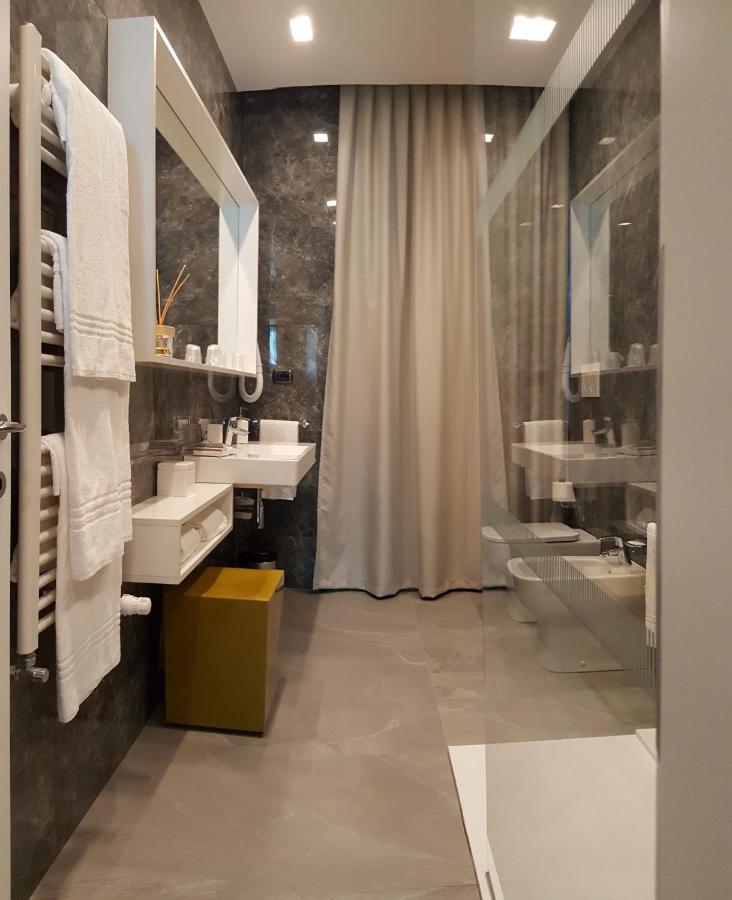 Hotel Poppi Мира Екстериор снимка