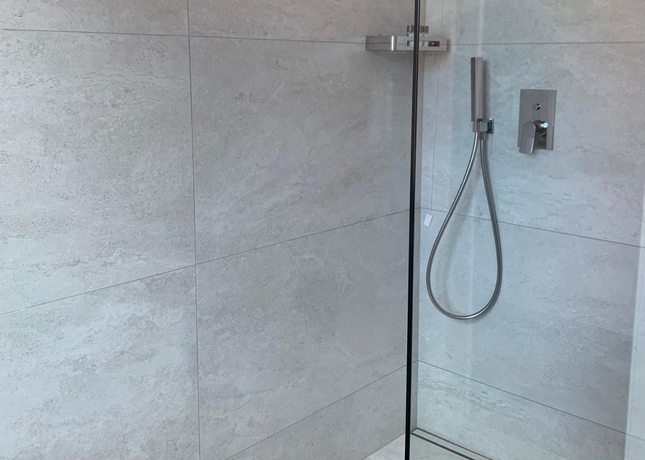 Hotel Poppi Мира Екстериор снимка