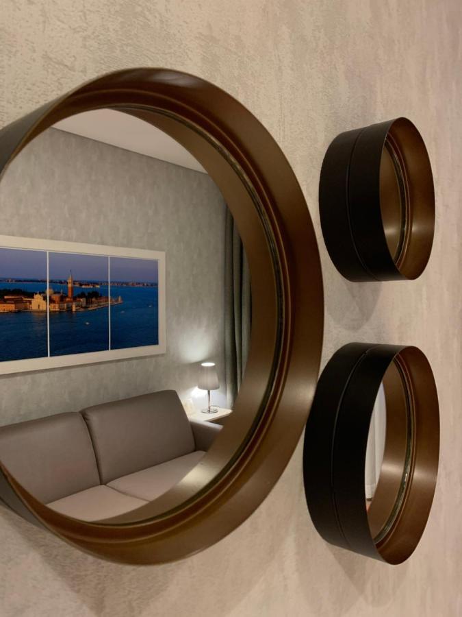 Hotel Poppi Мира Екстериор снимка