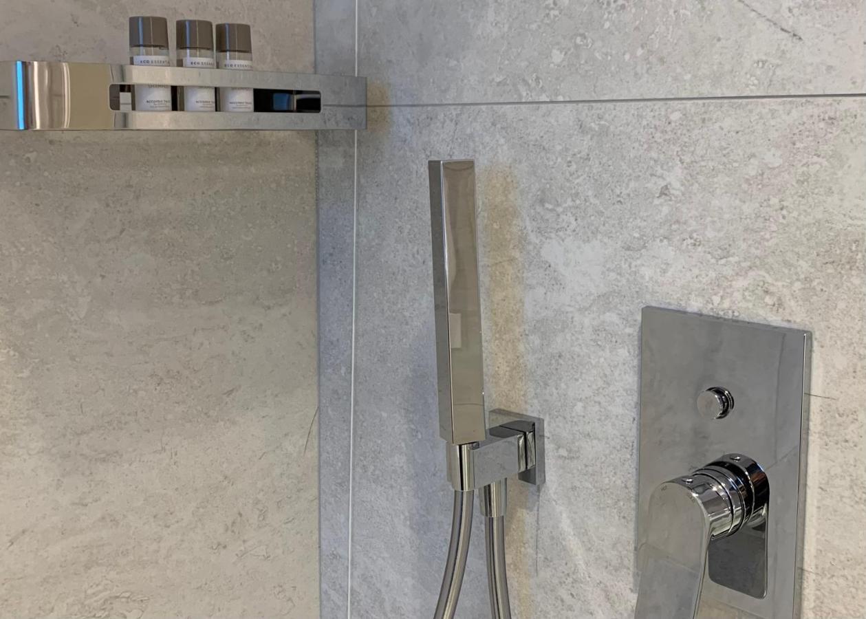 Hotel Poppi Мира Екстериор снимка