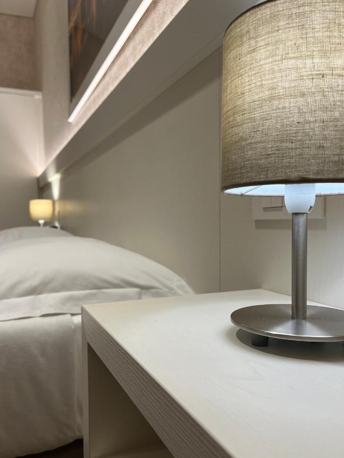 Hotel Poppi Мира Екстериор снимка